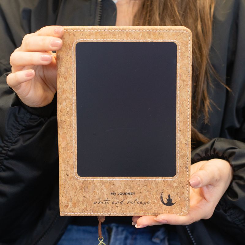 A5 Avsiktsanteckningsbok - LCD wipe-skärm - Röd läderimitation - 80 blad