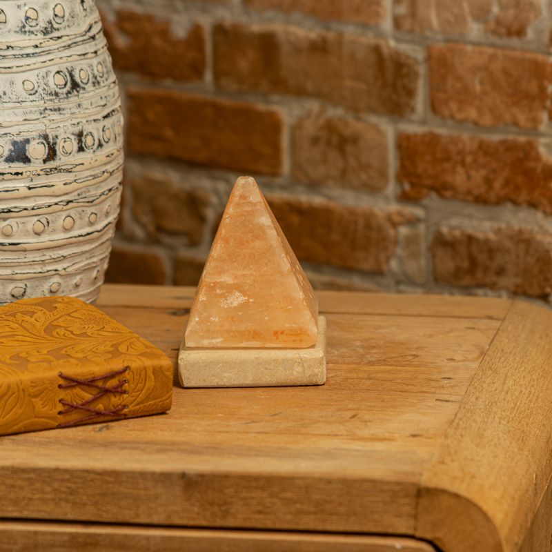 Kvalitets USB-pyramidsaltslampa - 9 cm (1 st.)