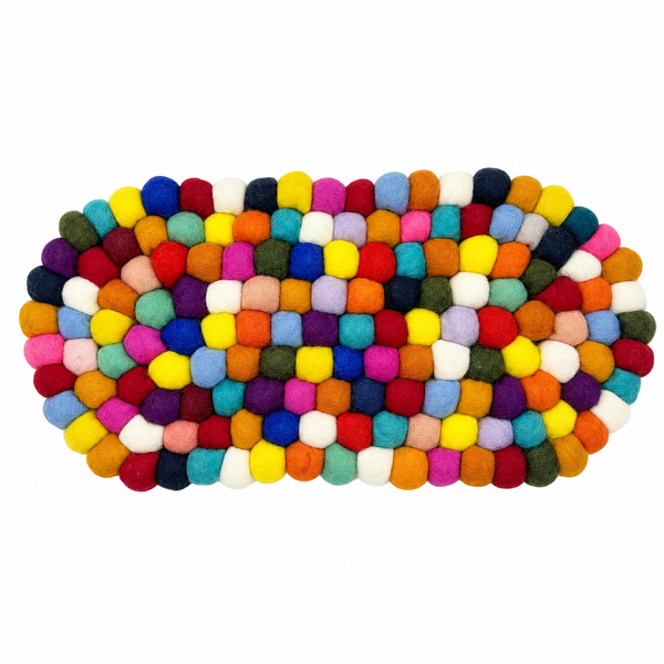 Oval Mittduk av Tovade Ullbollar - 38x18cm Flerfärgad