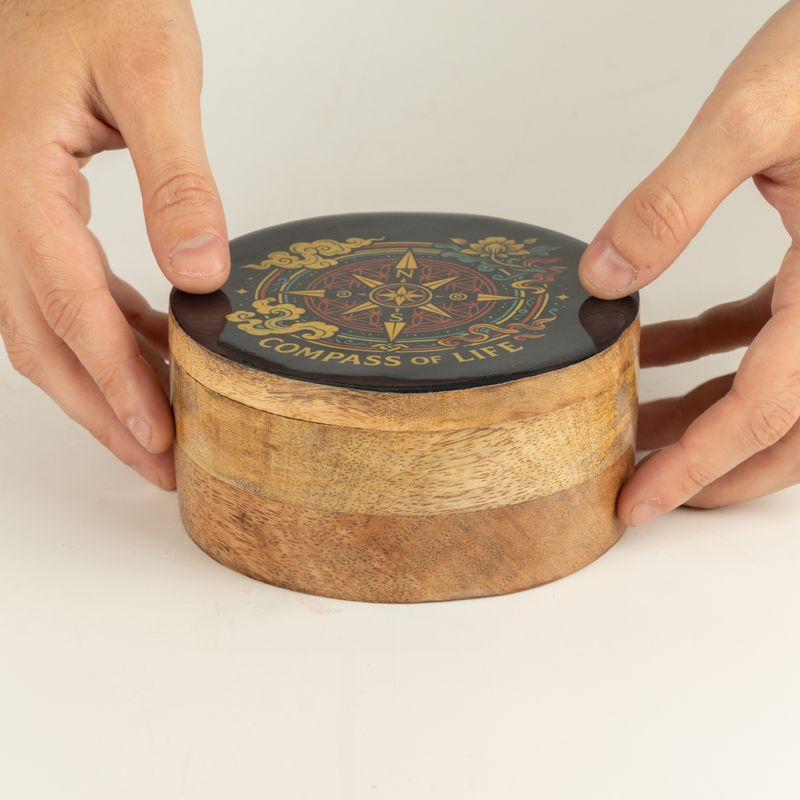 Rund emaljerad ask - Compass of Life