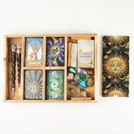 Tarotbricka Solgudinna med Korthållare