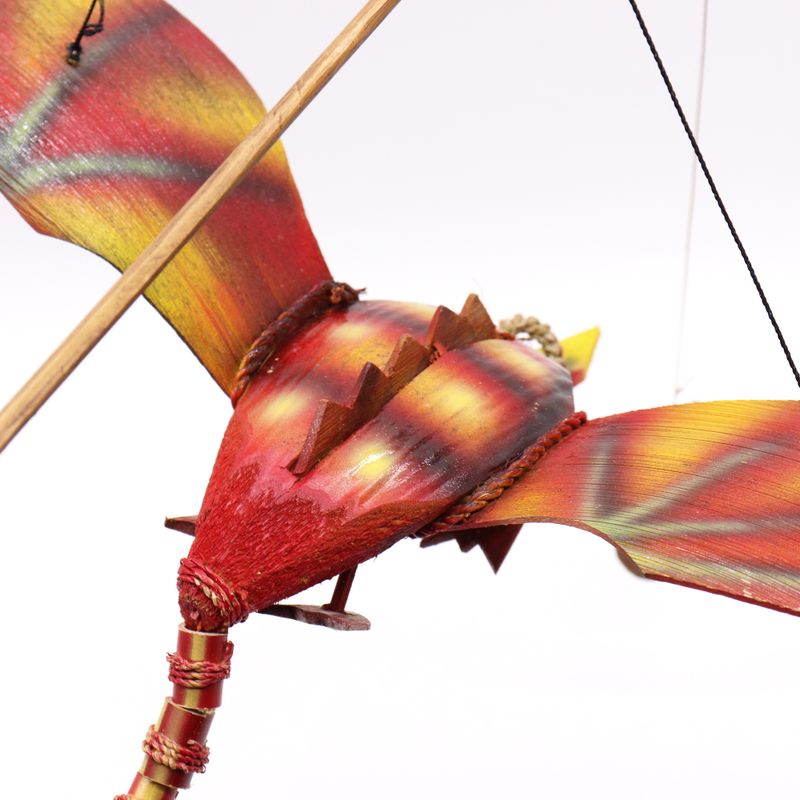Röd Hängande Drake av Kokosnöt 37cm