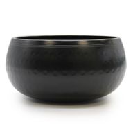 Medelstor Svart Slagen Skål - 15cm