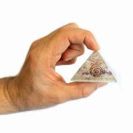 Pyramid av Orgonit 55mm - Ädelstenschips och Koppar