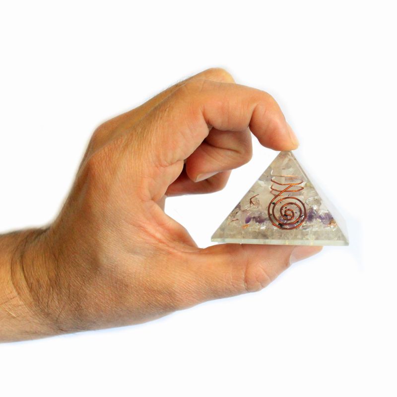 Pyramid av Orgonit 55mm - Ädelstenschips och Koppar