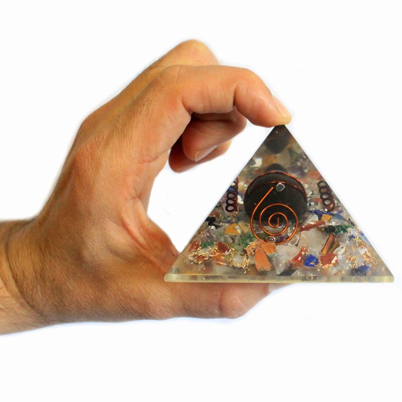 Pyramid av Orgonit 60mm - Ädelstenschips, Koppar, Sköldpadda