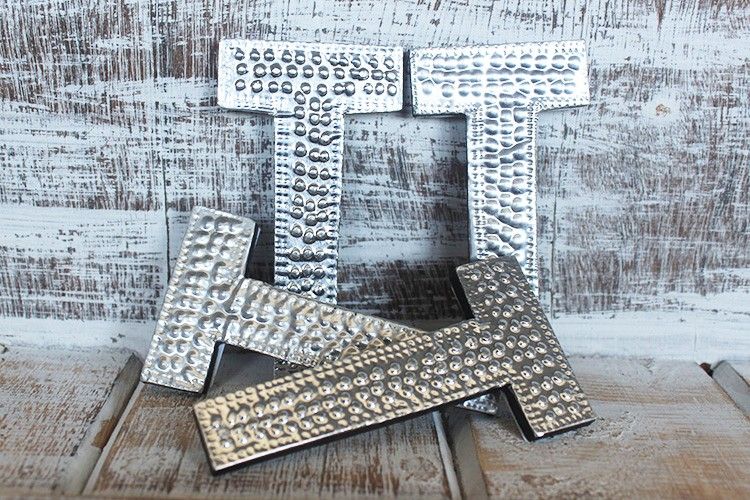 Små Bokstäver i Aluminium - T