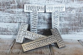 Små Bokstäver i Aluminium - T