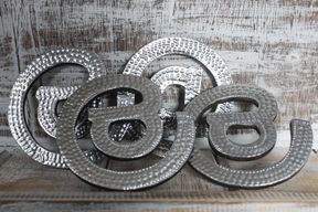 Små Tecken i Aluminium - @