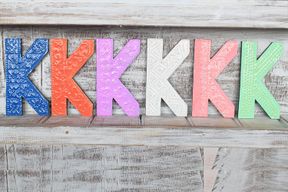 Bokstav "K" - Olika Färger - 15cm