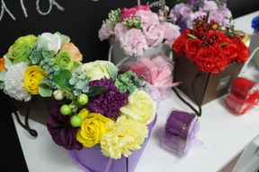 Tvålblomsterbukett - Rosa ros och nejlika - SPECIELL