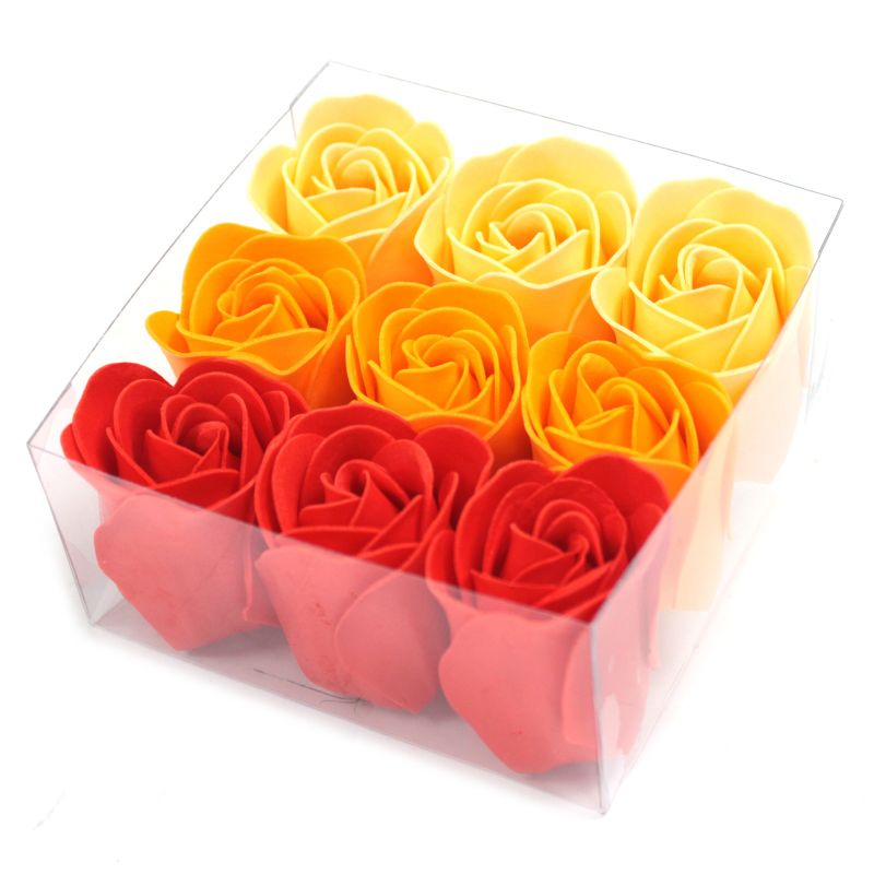 Ask med 9 Tvålblommor - Persikofärgade Rosor